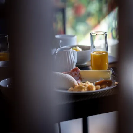 Bossa & Bed Hostel *